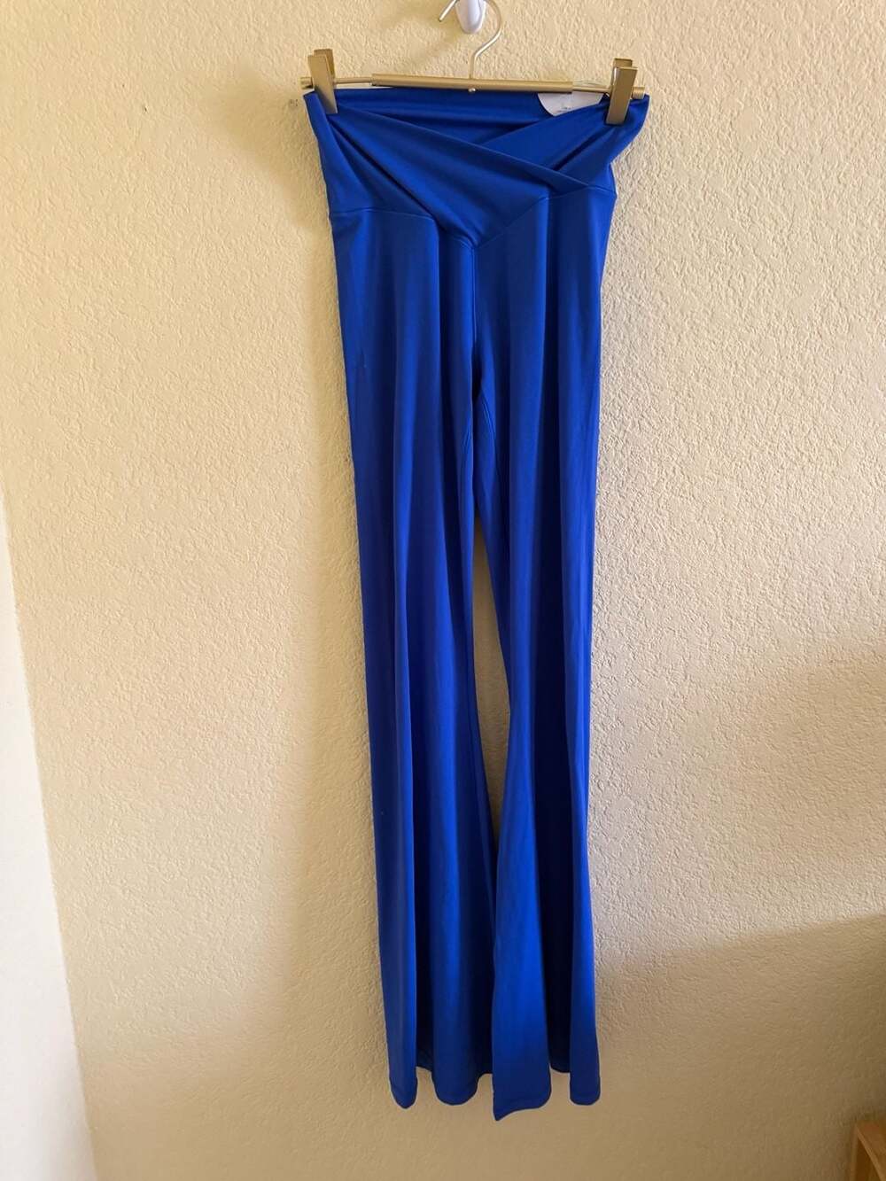 OFFLINE by Aerie Crossover Flare Leggings Size M